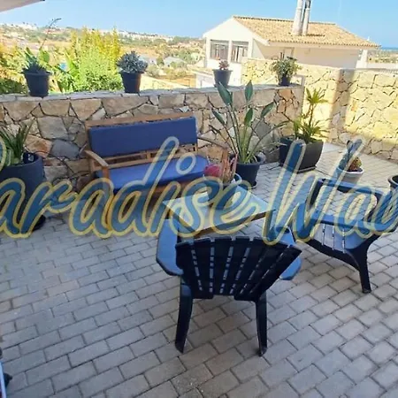 Casa de Férias Maison Avec Piscine Et Jacuzzi *